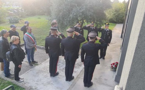 La città ricorda i Carabinieri caduti a Verona e onora i militari minacciati