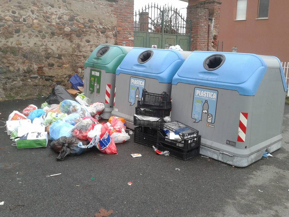 Mazzè “maglia nera” per la raccolta della plastica