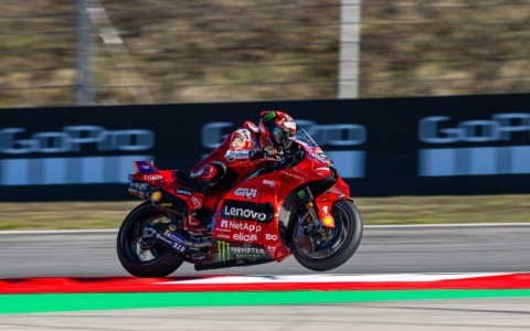 Gran Premio di Portogallo, Pecco fuori dai giochi: cade a Portimao
