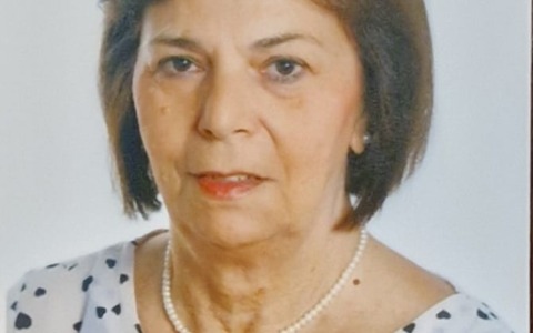 Folla di ex alunni per salutare la maestra Rosa