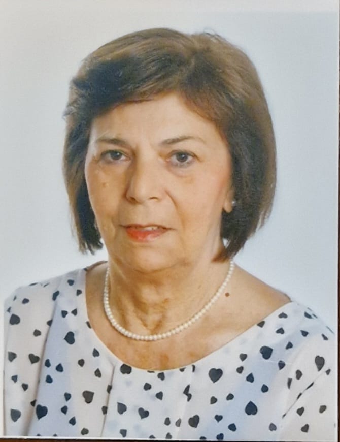 Folla di ex alunni per salutare la maestra Rosa