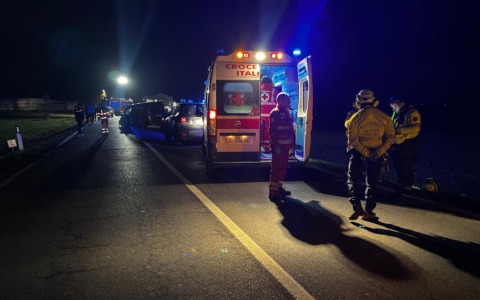 Grave incidente lungo la provinciale, coinvolti due furgoni