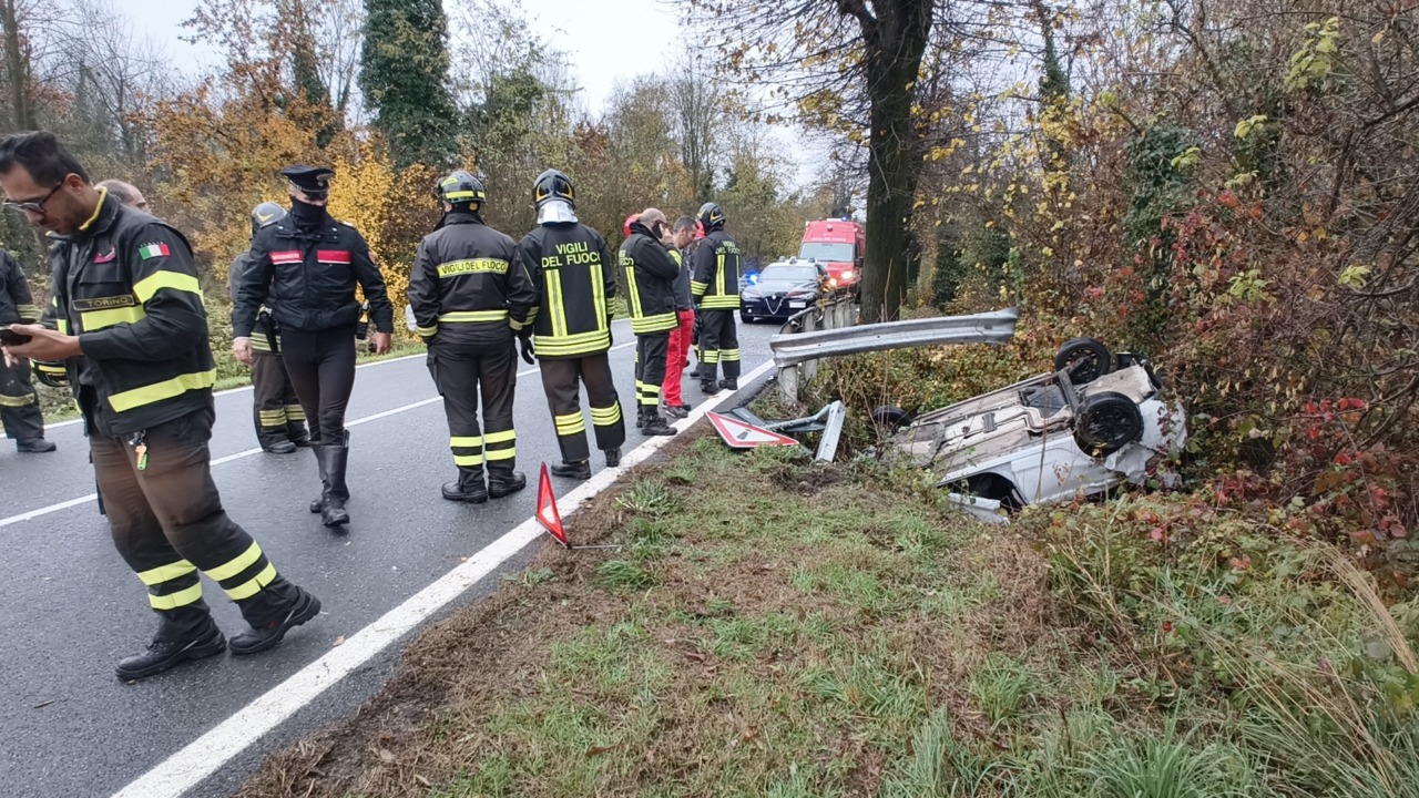 Incidente: massiccio spiegamento di forze per un’auto… vuota
