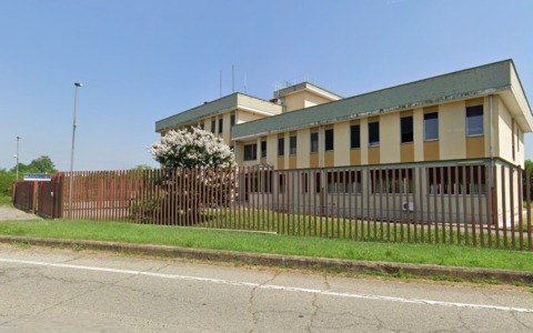 “Sotto la Caserma dei Carabinieri è nascosta una discarica”