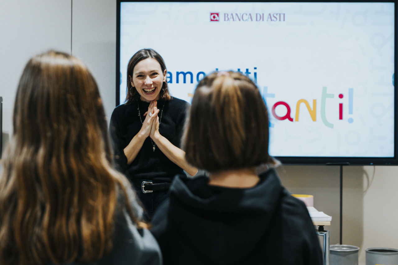 Siamo tutti importanti. Piccoli ospiti in visitano la sede di Banca di Asti