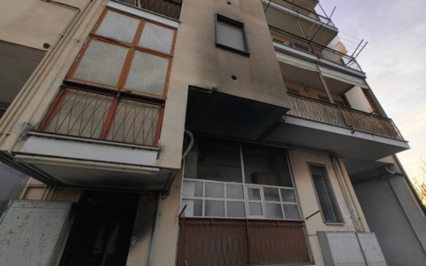 L’incubo dopo le fiamme: 14 famiglie senza luce e riscaldamento