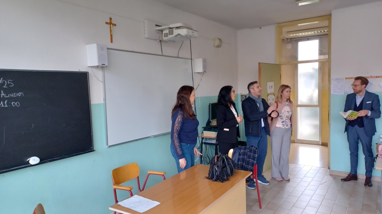 Dimensionamento Istituto Ubertini: Comune e Newton sono contrari