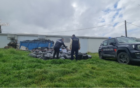 Impresa denunciata per l’abbandono di rifiuti in gomma