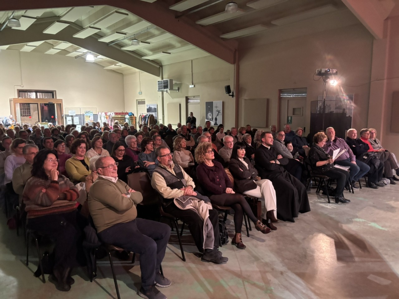 Restaurato il salone parrocchiale