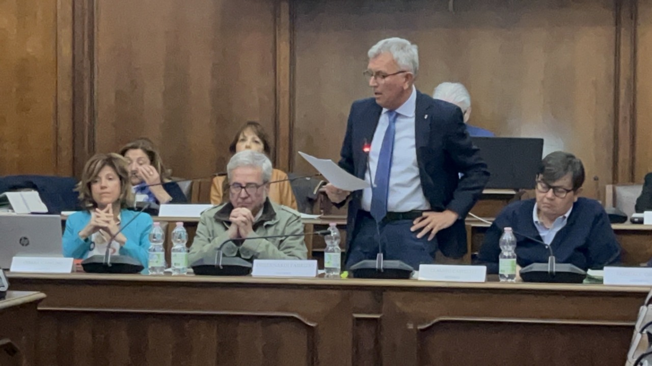 Nella Giunta Castello è la resa dei conti: assessori in guerra tra loro