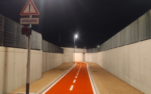 Passaggi a livello eliminati, aperta la strada e la ciclopedonale