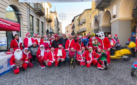 Telethon, la carica dei Babbi Natale in Vespa e in Moto LE FOTO