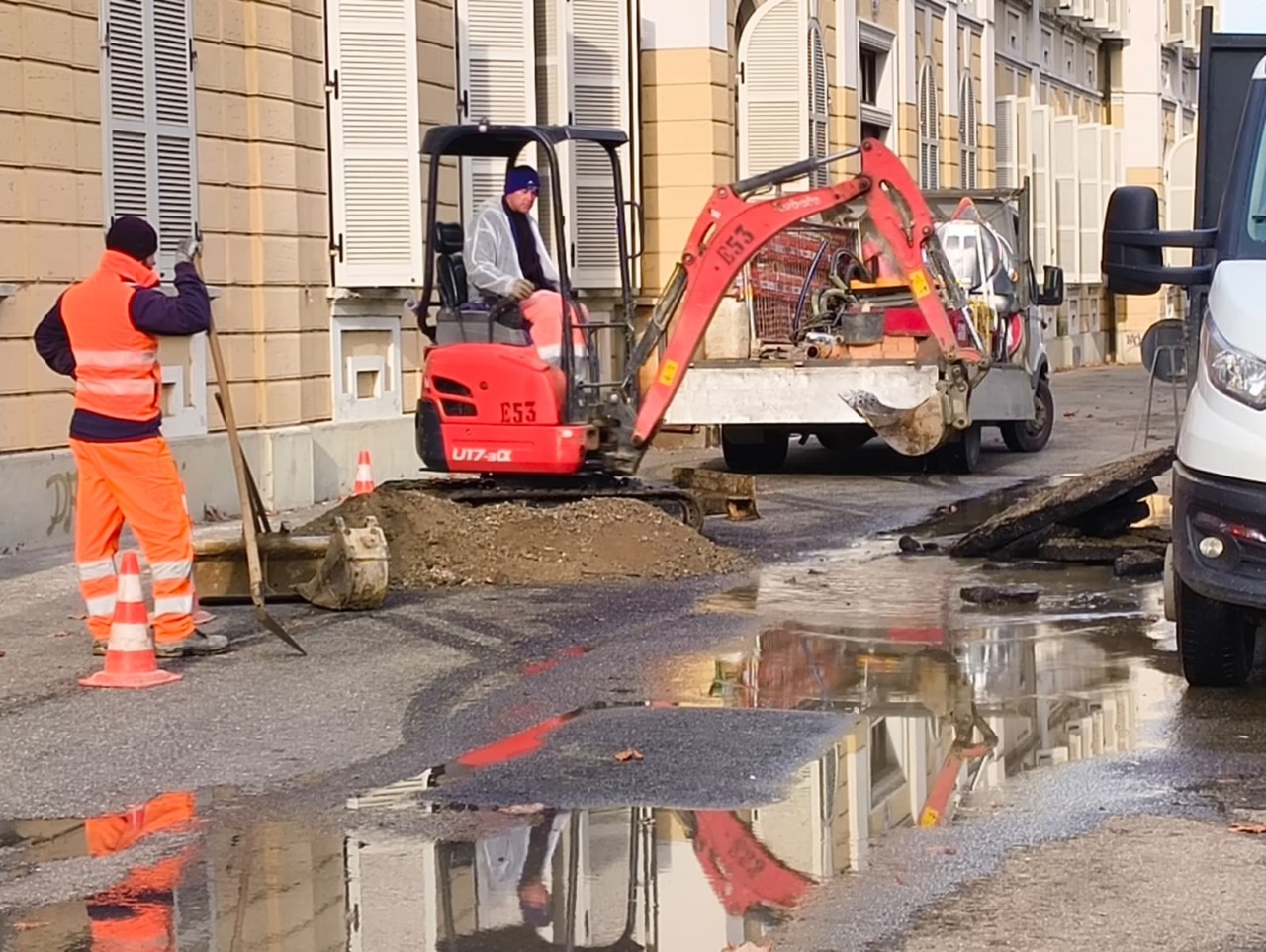 Scuola senz’acqua, c’è una perdita in via Marconi