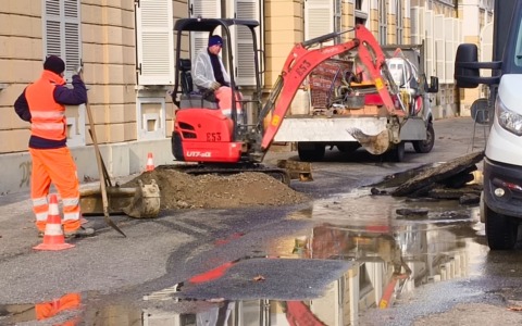 Scuola senz’acqua, c’è una perdita in via Marconi