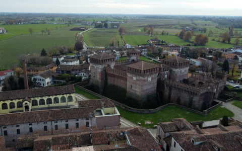 Questa sera su il61 e Telecity scopriamo Soncino, con “Dentro e Fuori dal Comune”