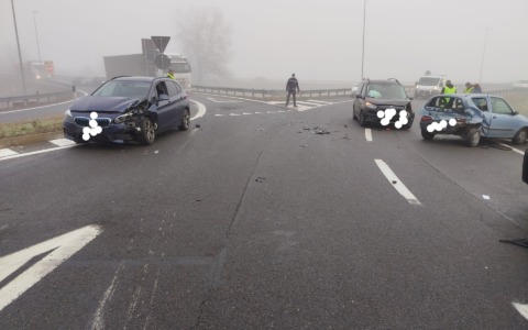 Incidente al raccordo di Chivasso Est: tre auto coinvolte