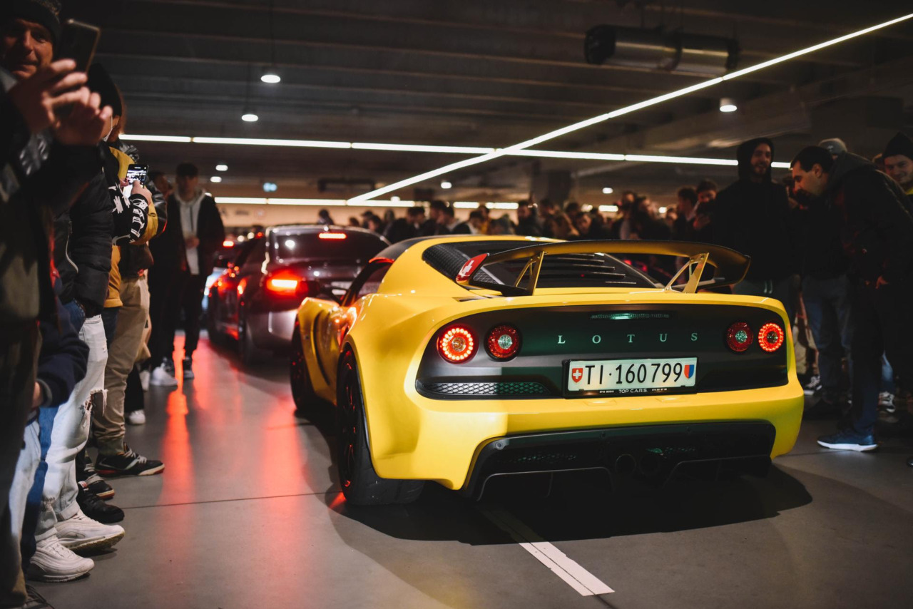 I motori accendono la notte a Torino Outlet Village con il Midnight Meeting di Hardcore Drivers