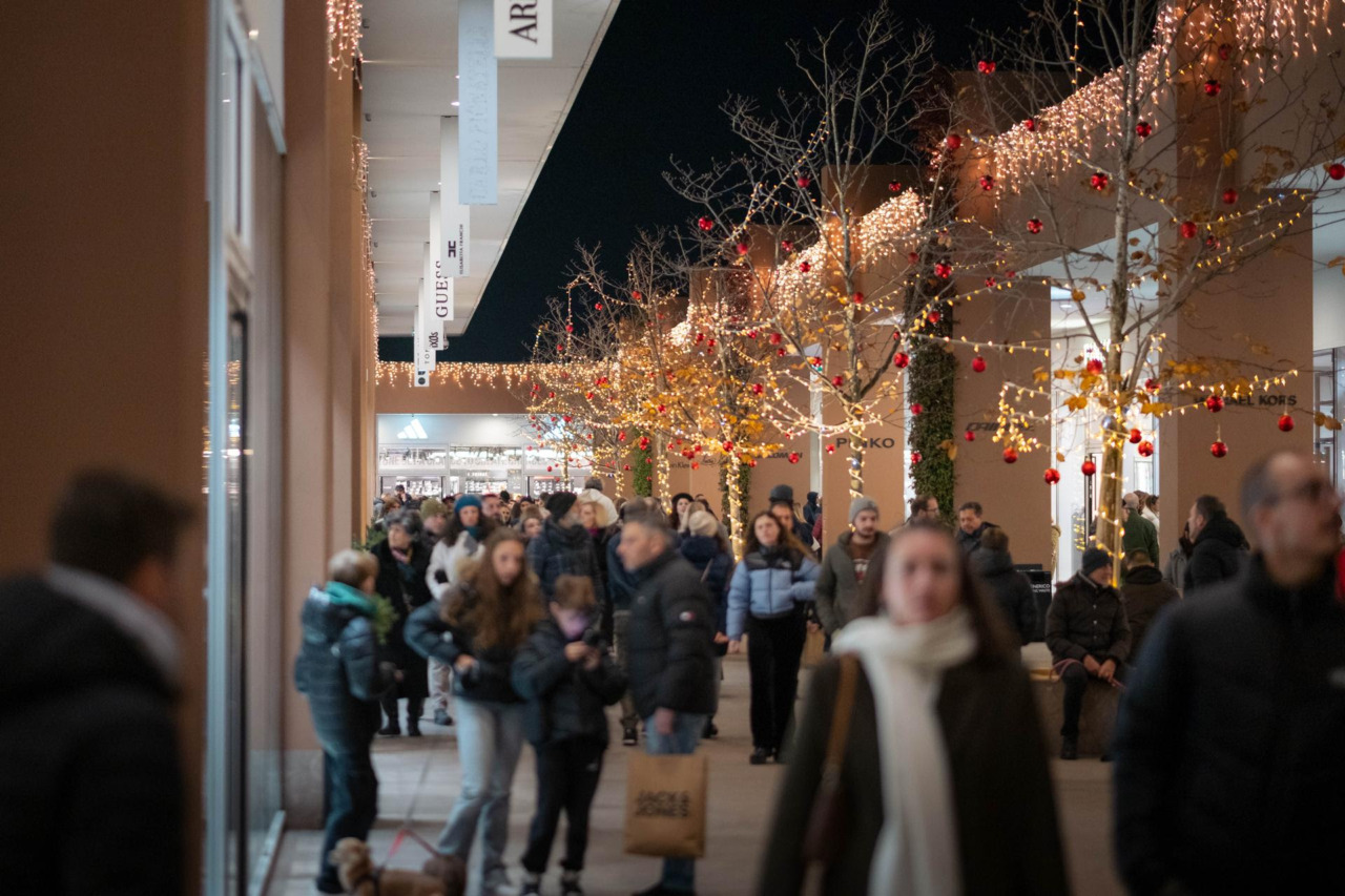 Al via i saldi invernali a Torino Outlet Village: shopping di prestigio, eventi sul ghiaccio e iniziative artistiche fino al 18 gennaio