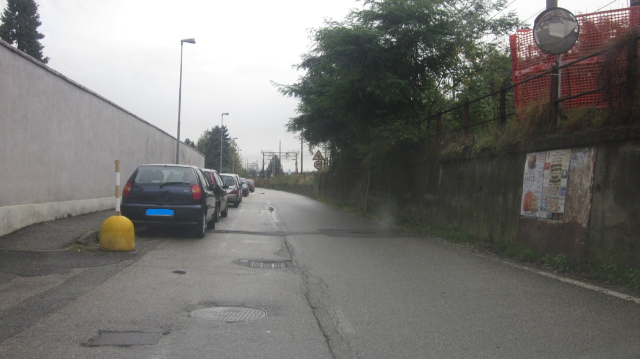 Sfrecciano contromano e a folle velocità