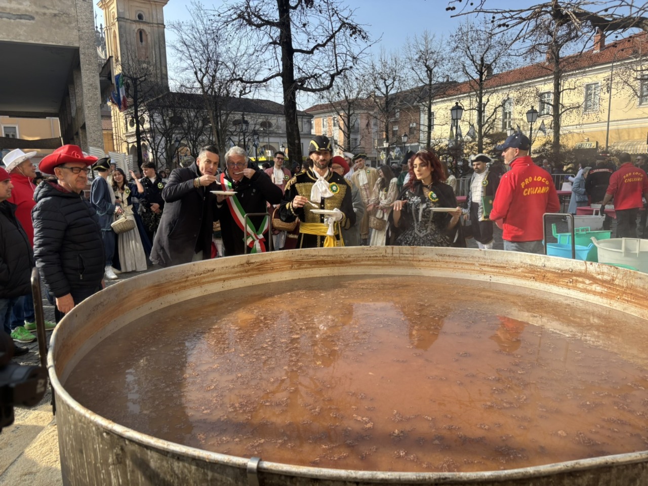 Carnevale di Cigliano 2026, LE FOTO della sfilata