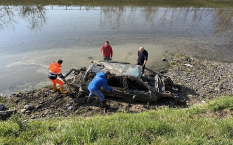 Addio all’auto nel Canale Cavour: dopo 32 anni è stata rimossa