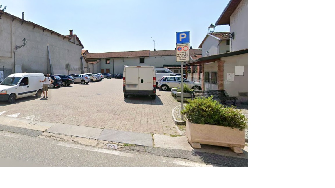 Via libera all’acquisto della casa: al suo posto parcheggi e area verde