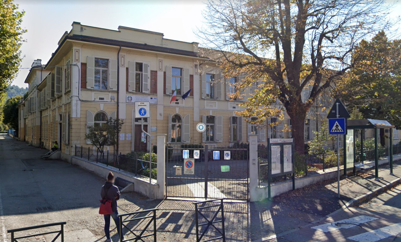 Referendum 2026, consigliere fa propaganda ai seggi: bloccato dalla Finanza