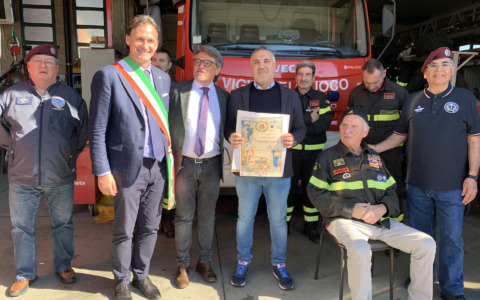 Salvò bimbo in piscina, premiato infermiere eroe