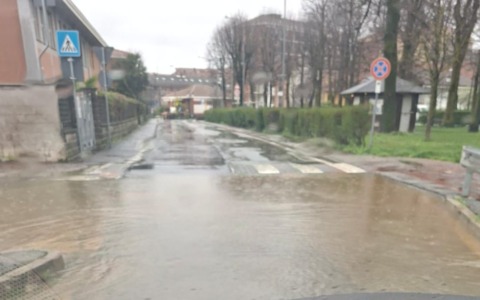 Maltempo, allagata via Mazzè: non è la prima volta