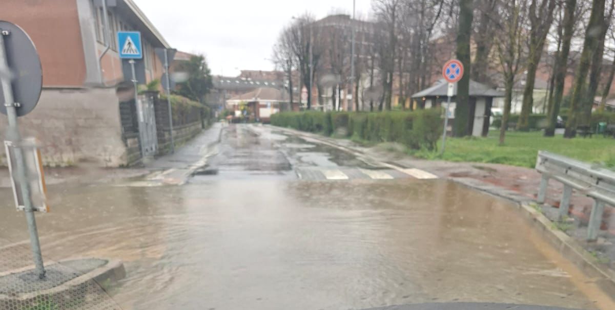 Maltempo, allagata via Mazzè: non è la prima volta