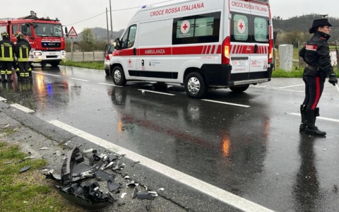 Scontro mortale tra due auto sulla 590: vittima un ottantenne
