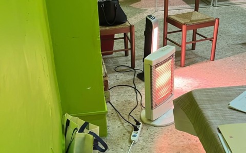 Seggio al gelo, scrutatori senza stufetta fino al pomeriggio