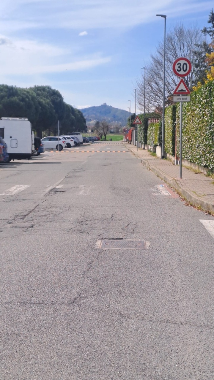 Sicurezza, in via Italia posizionati i dossi per ridurre la velocità