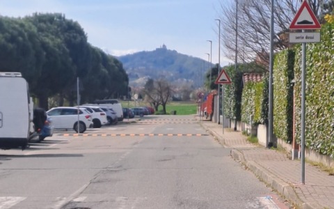 Sicurezza, in via Italia posizionati i dossi per ridurre la velocità