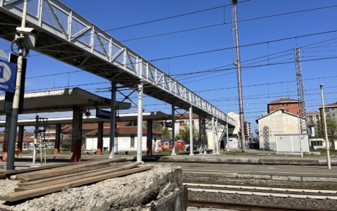 Passerella di via Roma, nessuna traccia degli ascensori