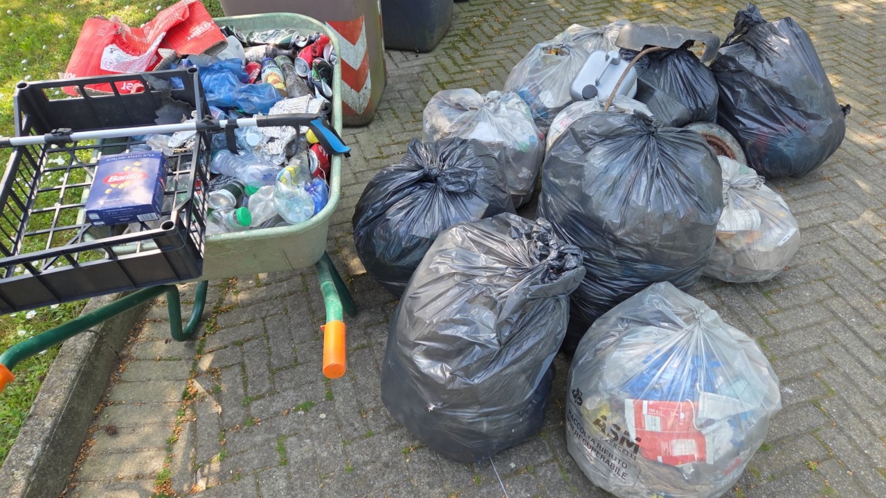 La periferia invasa da mini discariche: assurdo