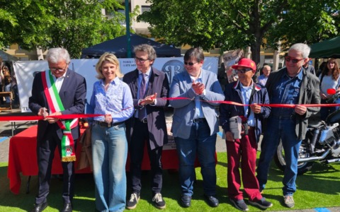 Grande successo per il ritorno del Mercà d’la Tola: folla, cultura e vintage protagonisti della domenica