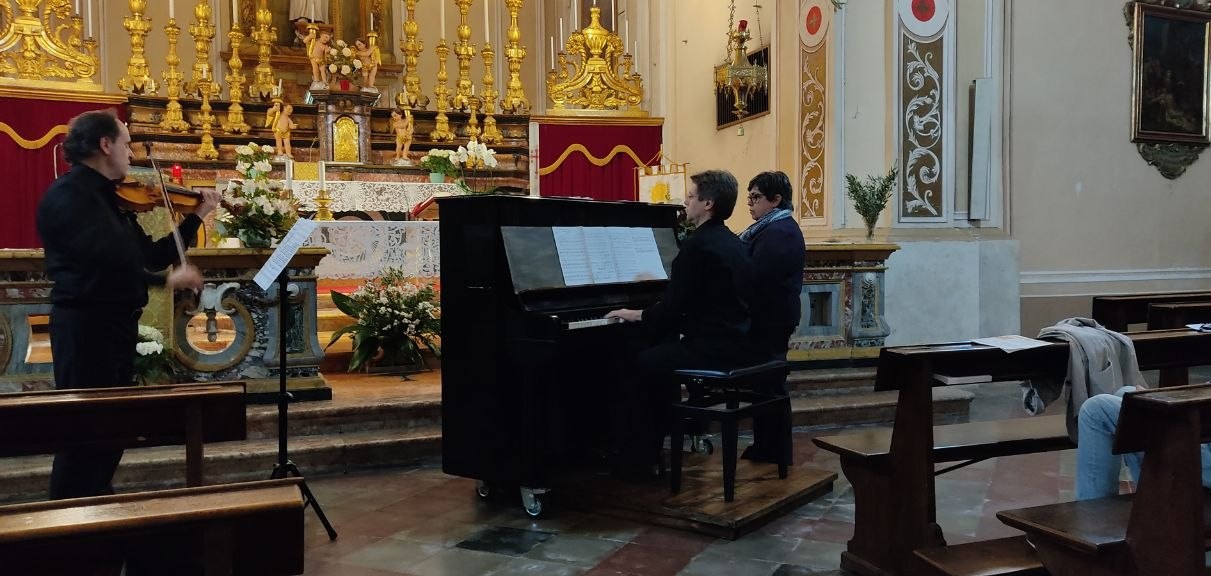 Il violino di Antonio Sacco incanta il pubblico di Ampurius