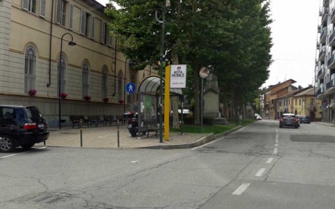 «Chiedo aiuto, sono disperata: senza luce in casa e con l’incubo dello sfratto»