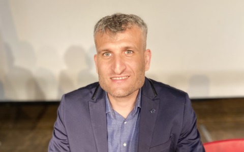 «Lifredi non vive  qui, si dimetta per giustizia»