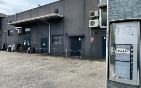 Tentano il colpo da Cisalfa, ladri messi in fuga dai Carabinieri