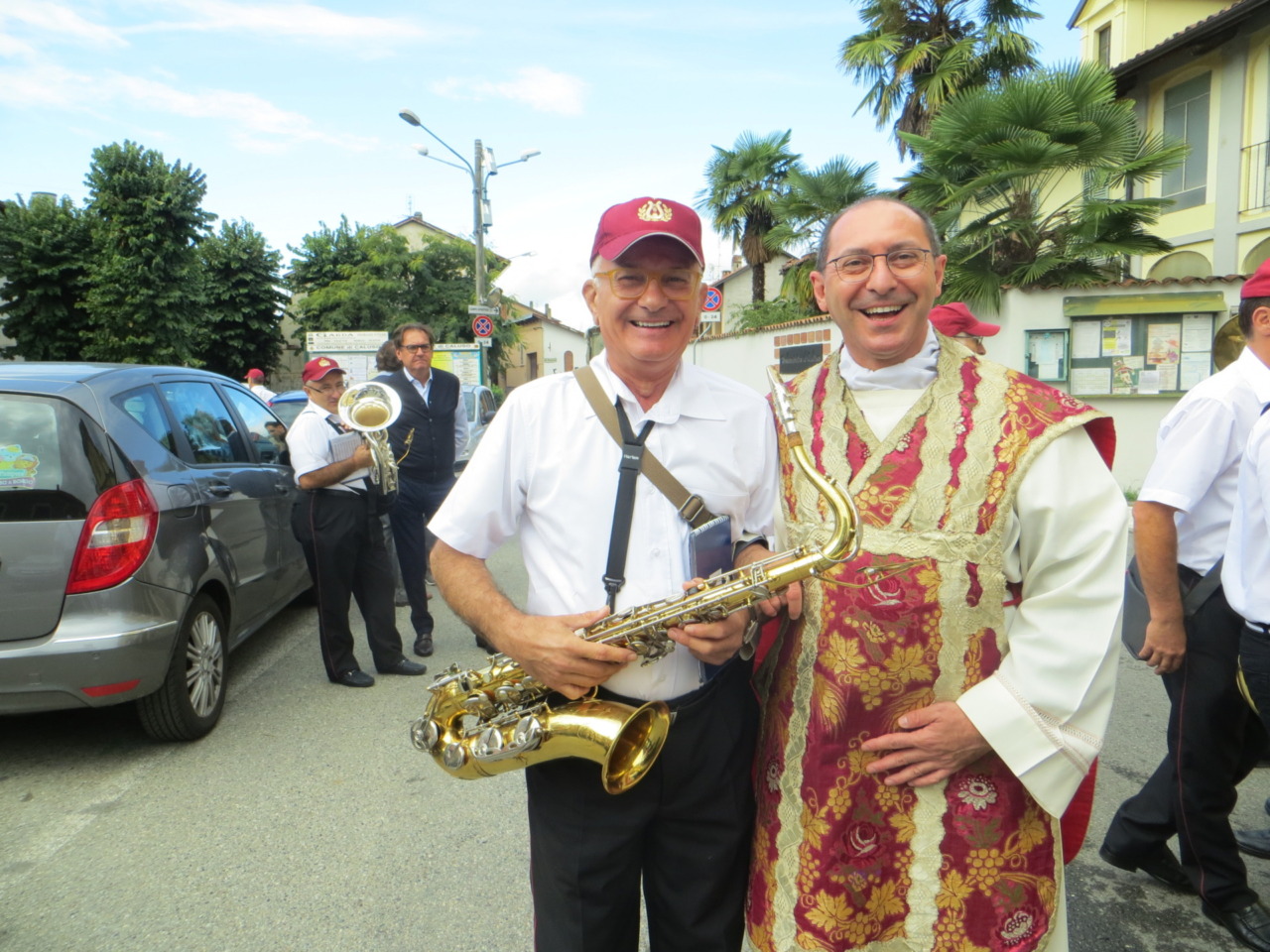 Rubati i manifesti funebri davanti alla chiesa di Arè