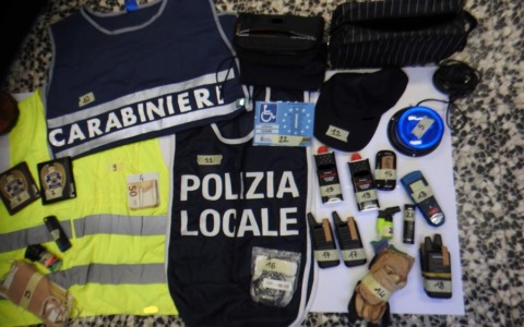 Finti dipendenti comunali e Carabinieri: due arresti