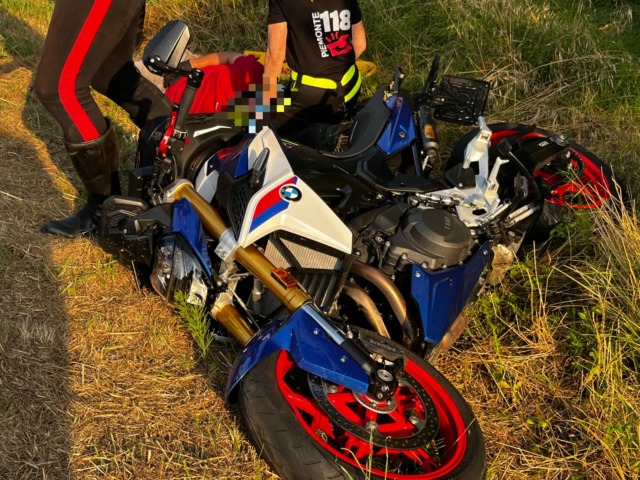 Scontro tra moto e Suv in corso Italia: due persone soccorse