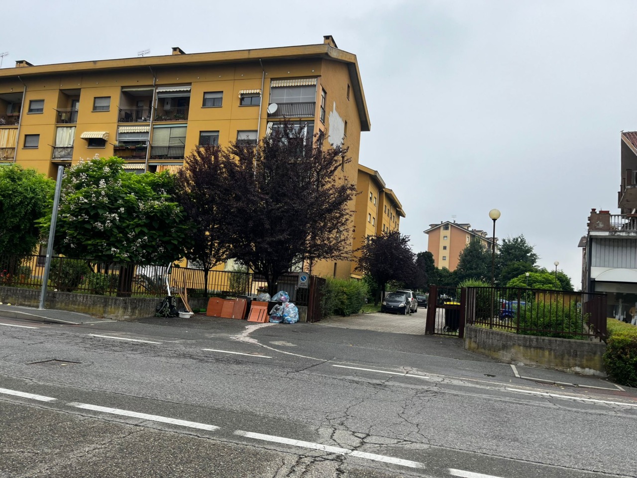 Blitz dei Carabinieri, perquisizioni in città