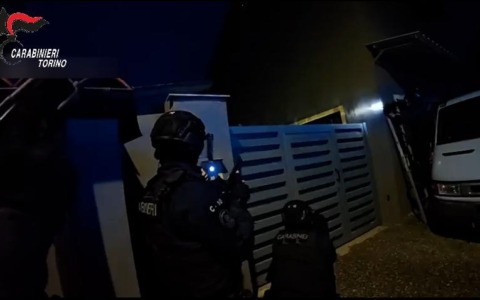 Droga e armi, perquisizioni anche a Caluso