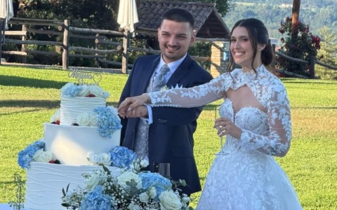 Dalla proposta di nozze sotto rete al fatidico Sì di Simone e Melissa LE FOTO