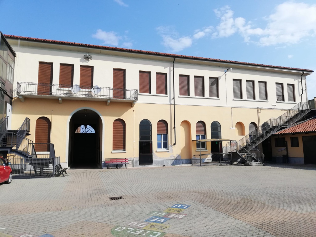 Caldo nelle scuole di Rondissone: la minoranza chiede condizionatori e ventilconvettori