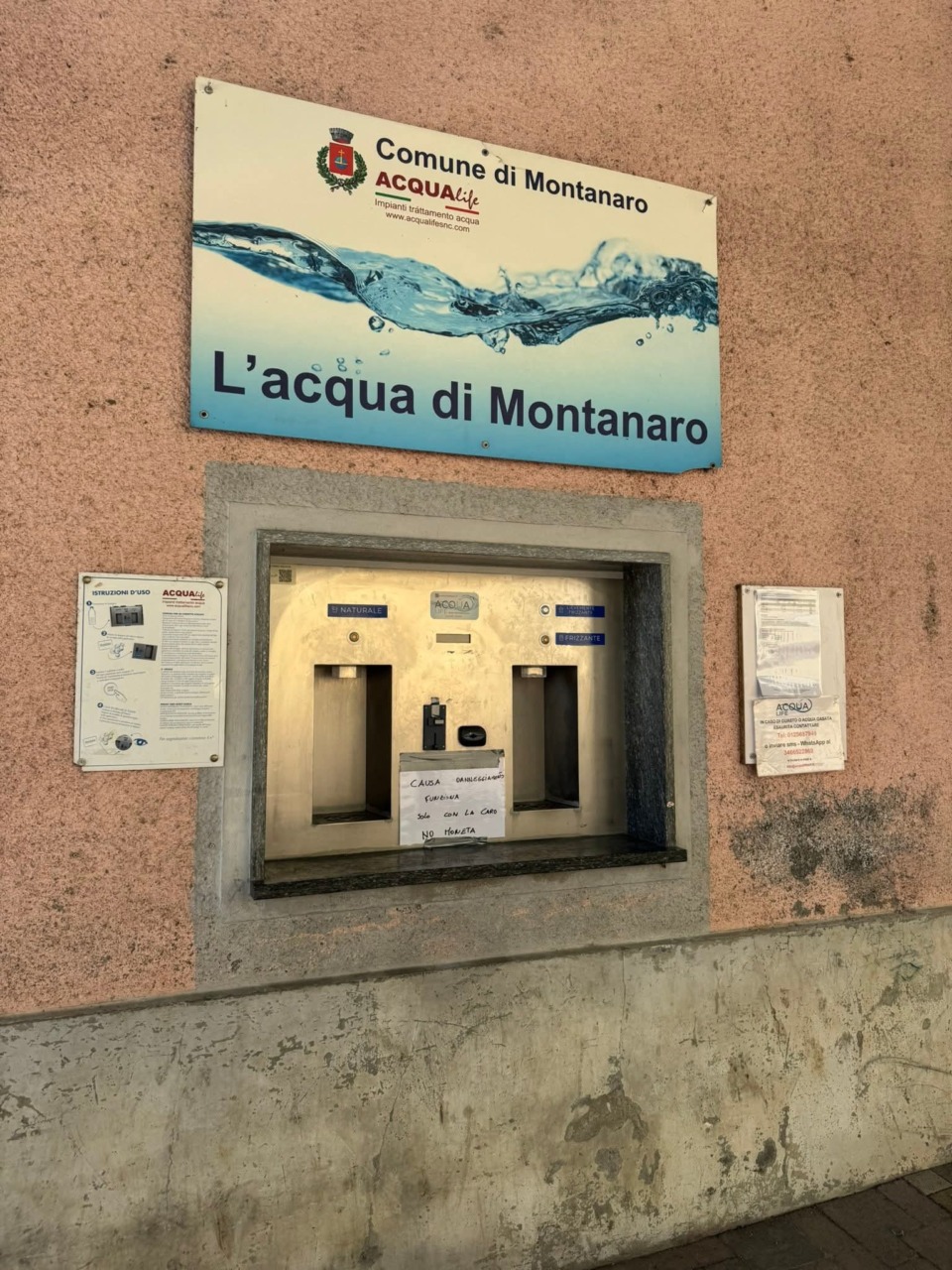 Vandali a Montanaro: danneggiata la Casetta dell’Acqua, guasta la gettoniera