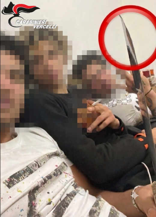 Fingono una proposta di lavoro e poi lo aggrediscono: incastrati tre  giovani per rapina aggravata